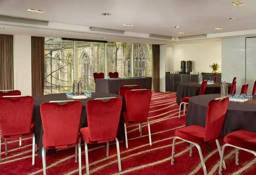 Отель Park Plaza Leeds