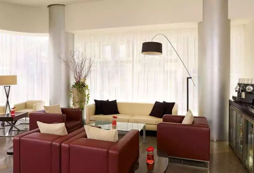 Отель Park Plaza Leeds