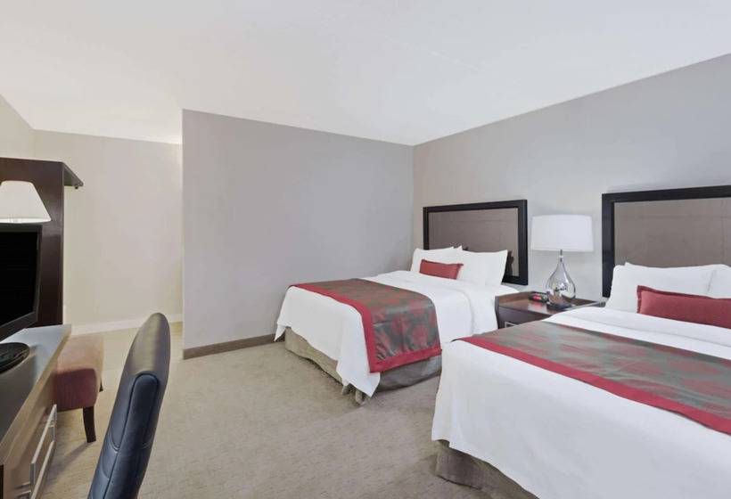 فندق Ramada By Wyndham Boston