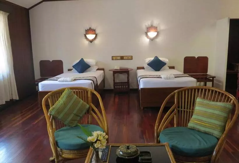 Kma Bagan Hotel River View
