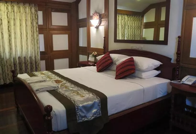 Kma Bagan Hotel River View