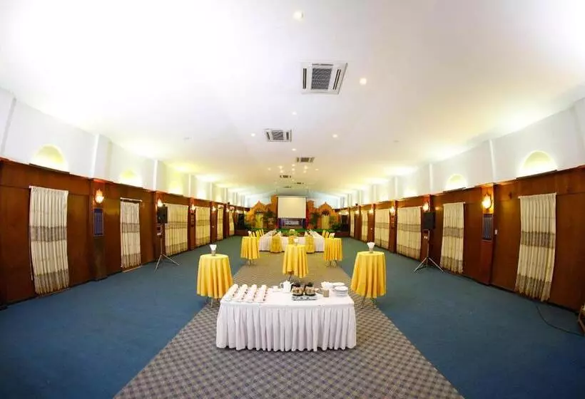 Kma Bagan Hotel River View