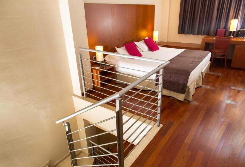 هتل Acevi Villarroel