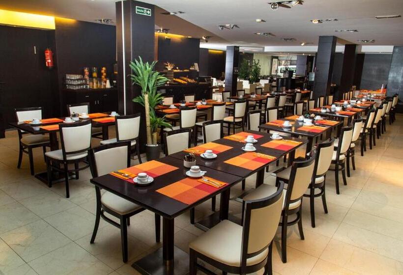 هتل Acevi Villarroel