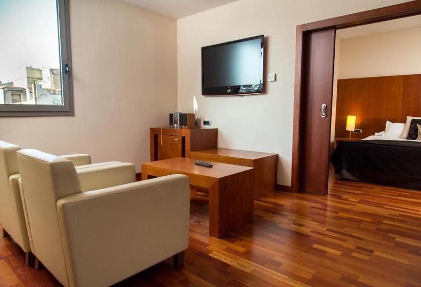 هتل Acevi Villarroel