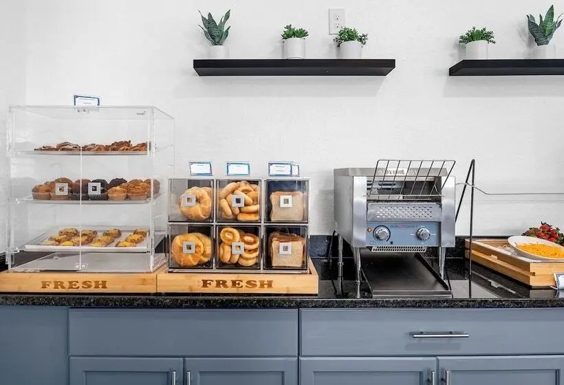 Hotelli Baymont by Wyndham Orlando Lake Buena Vista South