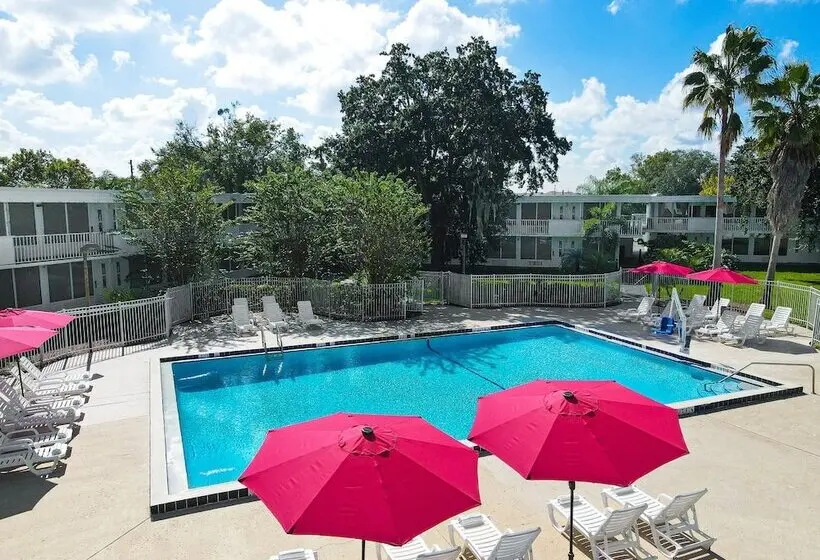 Hotelli Baymont by Wyndham Orlando Lake Buena Vista South