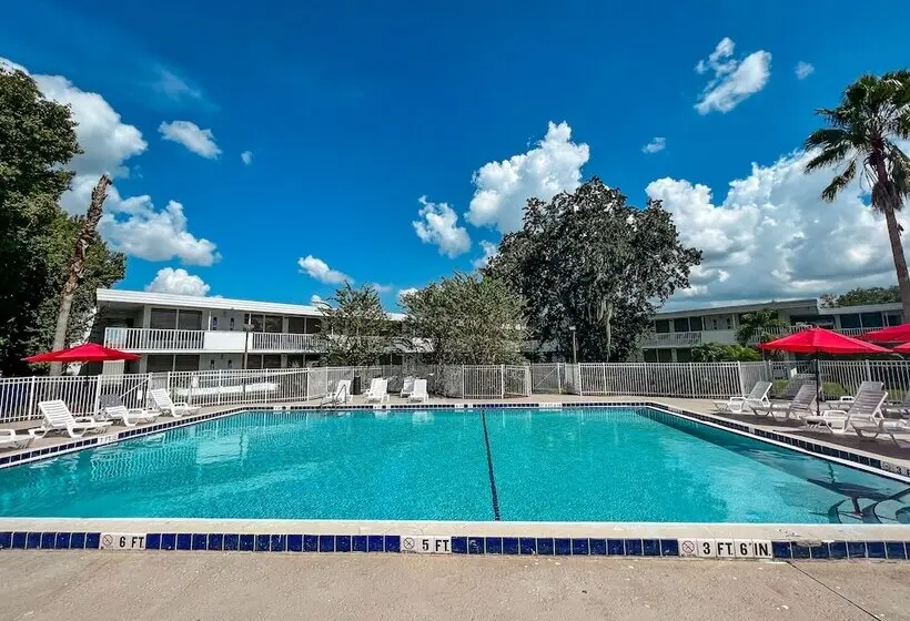 Hotelli Baymont by Wyndham Orlando Lake Buena Vista South