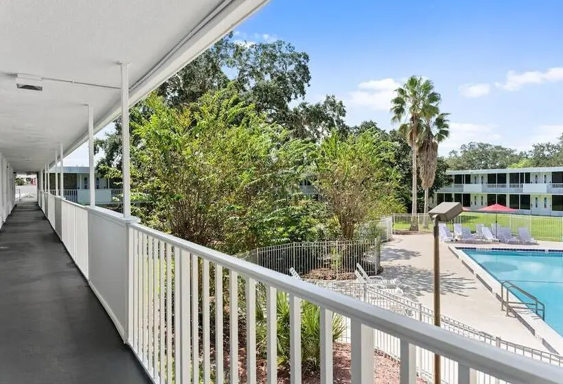 هتل Baymont by Wyndham Orlando Lake Buena Vista South