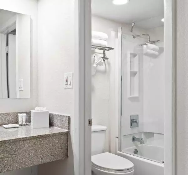 Hotel Developer Inn Maingate, A Baymont By Wyndham