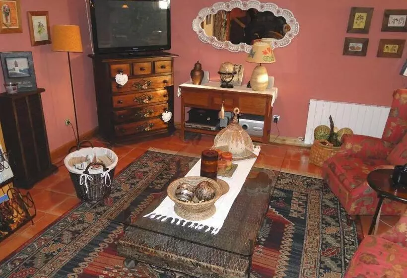 בית מלון כפרי Posada La Mies