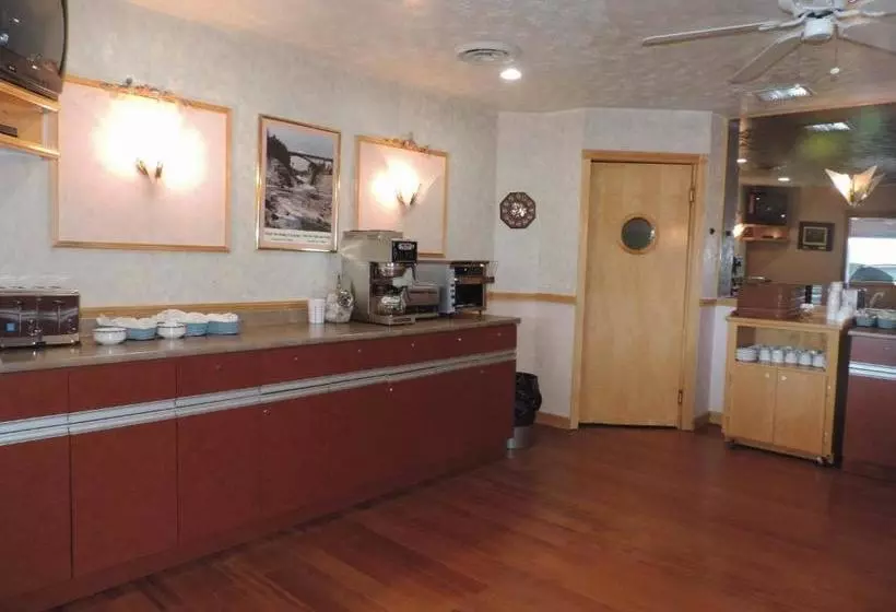 모텔 Travelodge By Wyndham Grand Falls