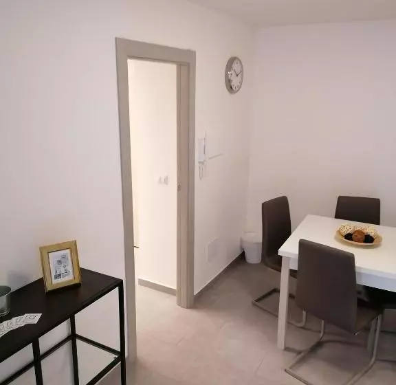 ペンション Vico Spina 5