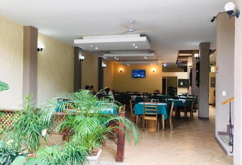 هتل Casa Esmeralda