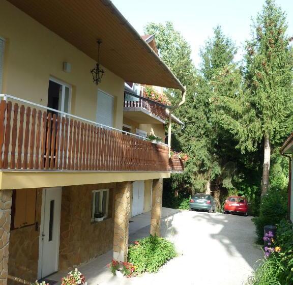 پانسیون Attila Apartmanház