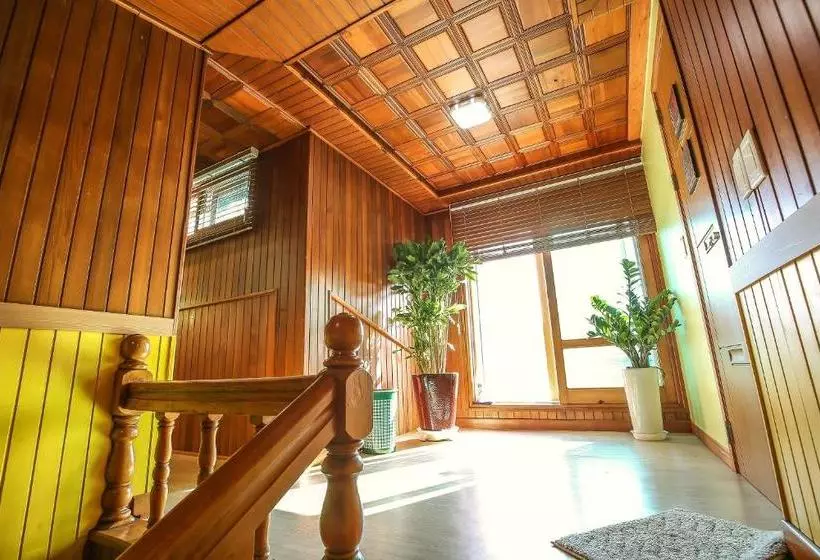 ペンション Gangneung Baugil Guesthouse