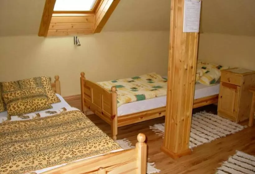 ペンション Tavi Fészek Fogadó