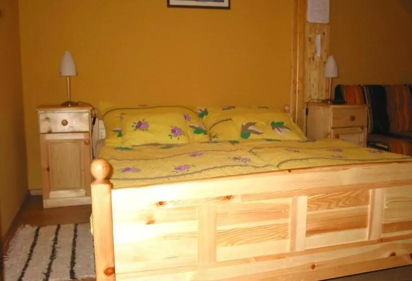 ペンション Tavi Fészek Fogadó