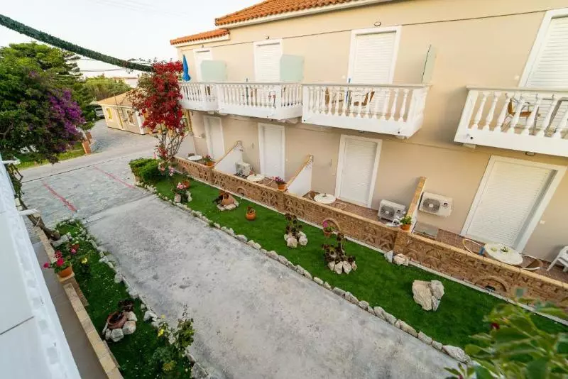 هتل Asteri Studios & Appartments