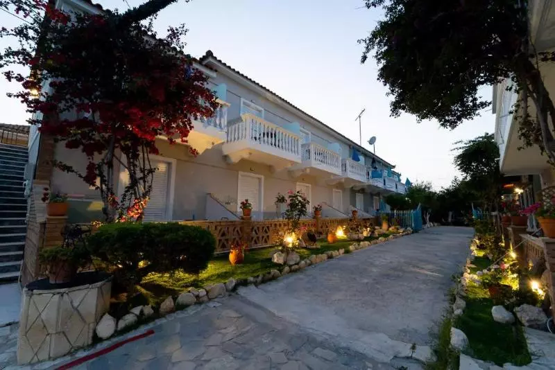 هتل Asteri Studios & Appartments