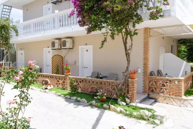 هتل Asteri Studios & Appartments