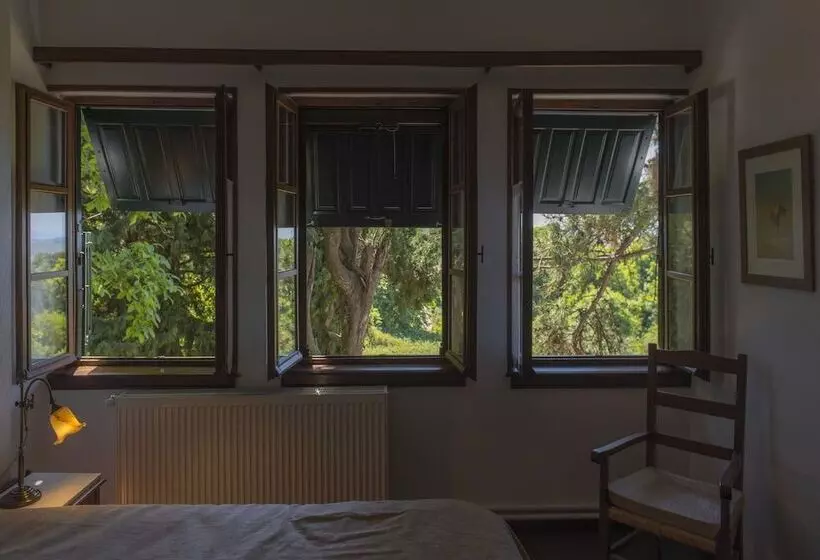 Hotelli Arxontiko Mytilineou   Skretaion