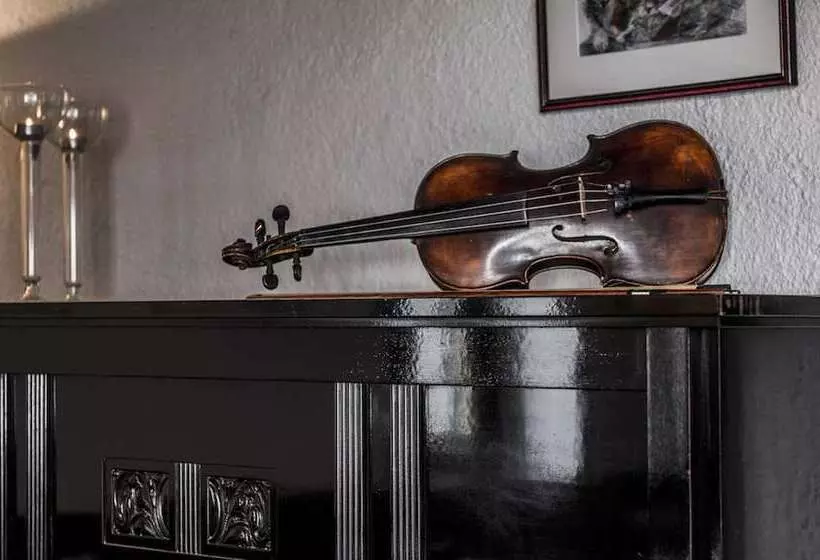 Hotelli Arxontiko Mytilineou   Skretaion