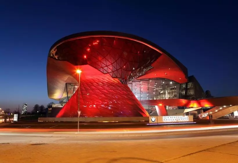 هتل Holiday Inn Express Munich   Olympiapark, An Ihg