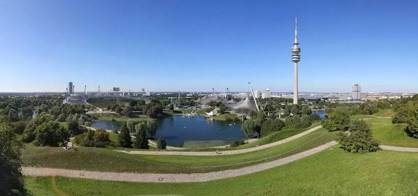 هتل Holiday Inn Express Munich   Olympiapark, An Ihg