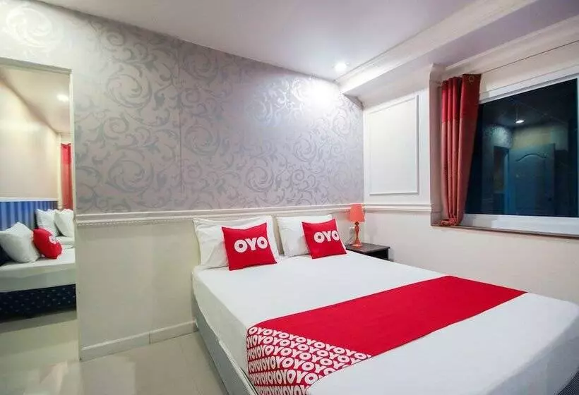 هتل Phuket Airport Suites & Lounge Bar