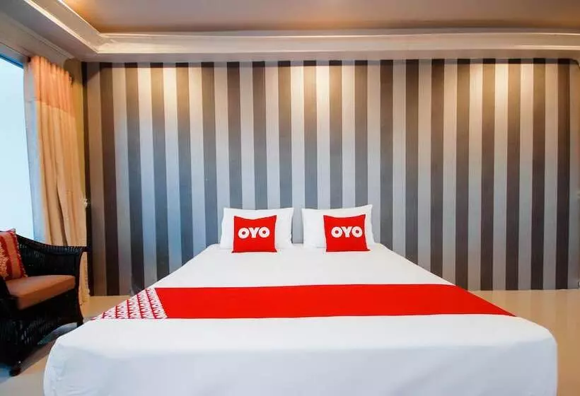 هتل Phuket Airport Suites & Lounge Bar