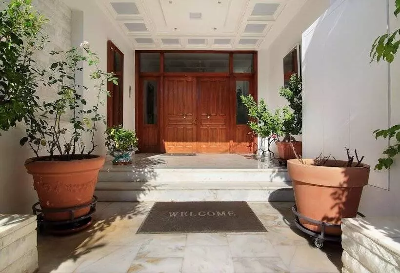 هتل Royal Riviera Residence