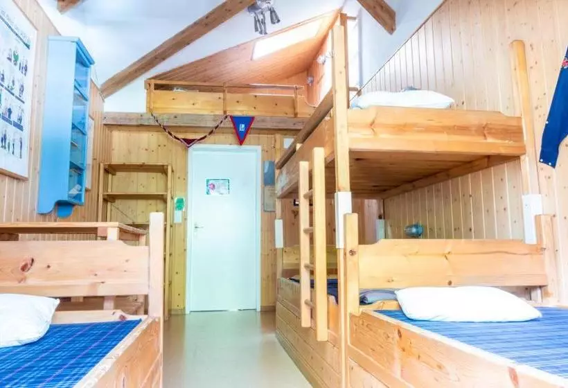 هاستل Kandersteg International Scout Centre