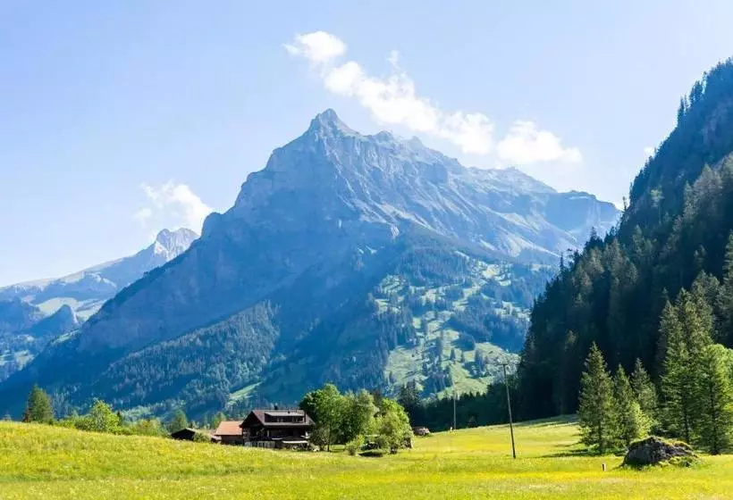 هاستل Kandersteg International Scout Centre