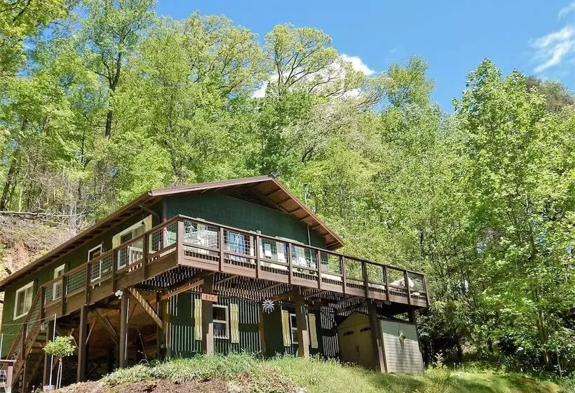 Chimney Bluff Cottage