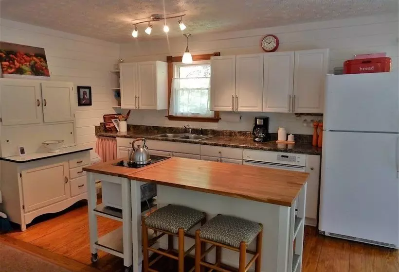 Chimney Bluff Cottage