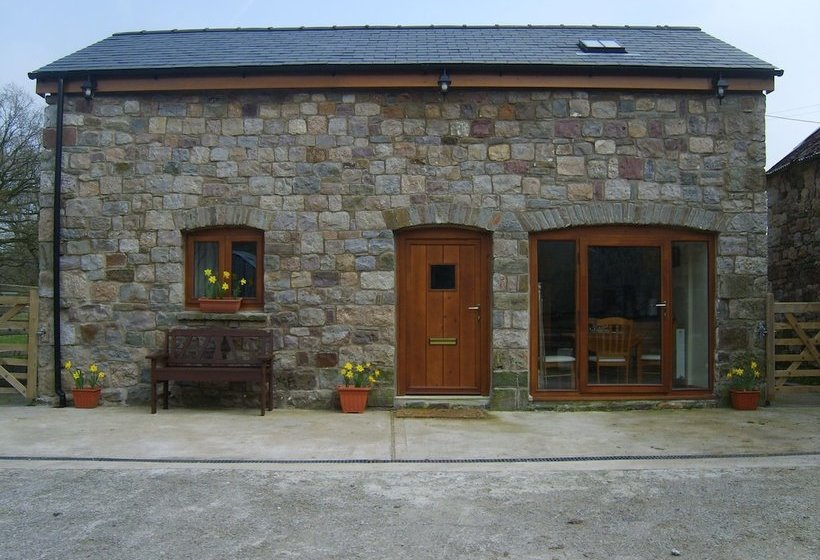 Cozy Cottage In Ystradgynlais With Garden