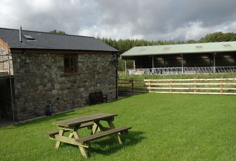 Cozy Cottage In Ystradgynlais With Garden