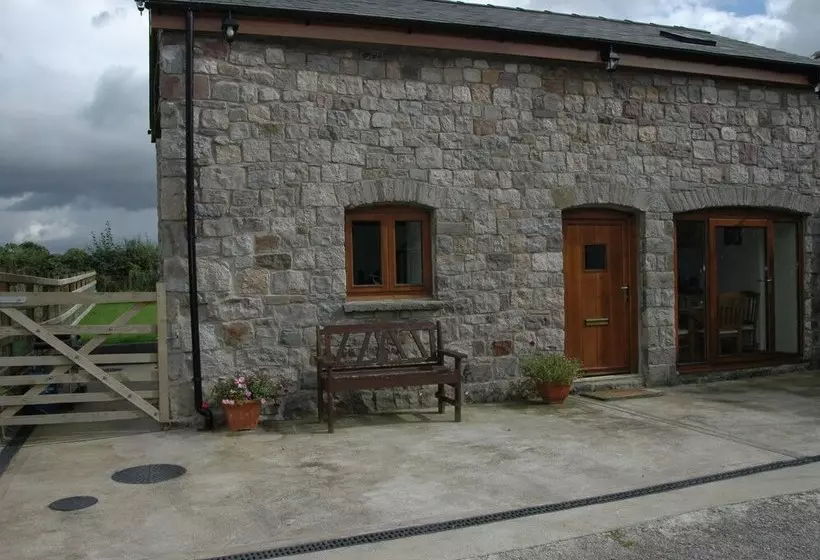 Cozy Cottage In Ystradgynlais With Garden