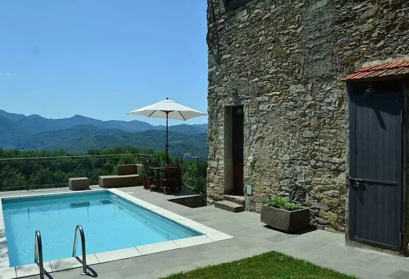 Historic Cottage In Fivizzano With Swimming Pool