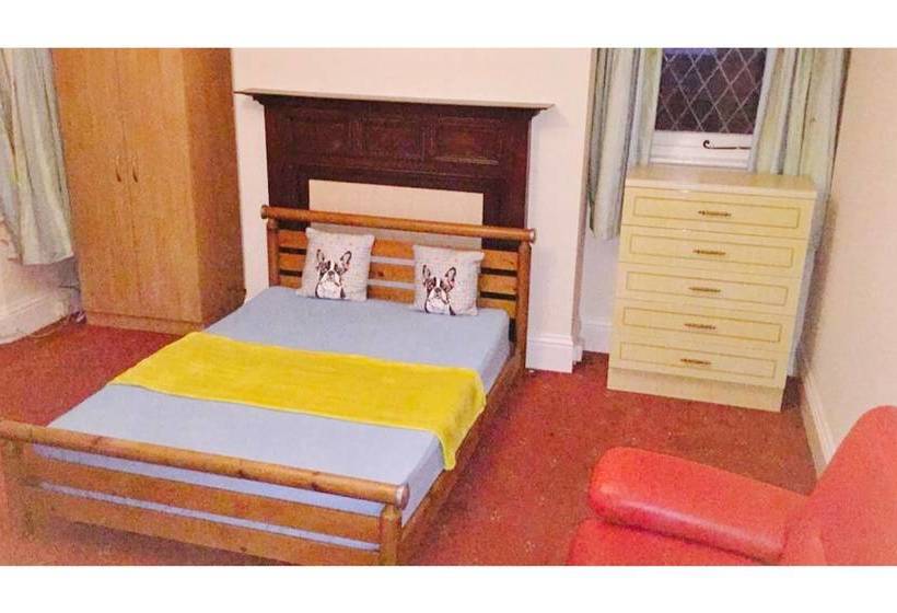 ホテル Oyo Kingland Court