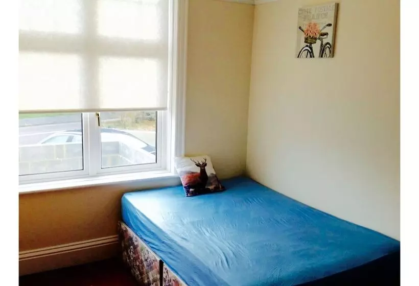 هتل Oyo Kingland Court