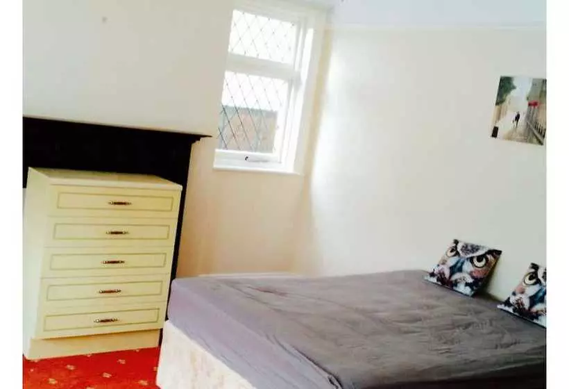 هتل Oyo Kingland Court