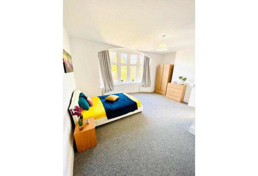 ホテル Oyo Kingland Court