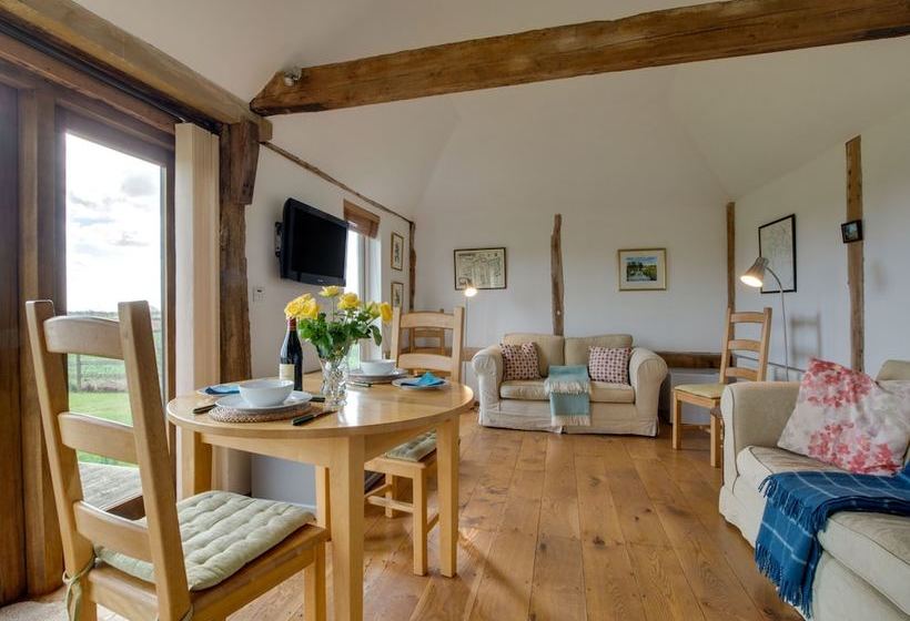 Nicely Furnished Cottage In Bilsington Countryside