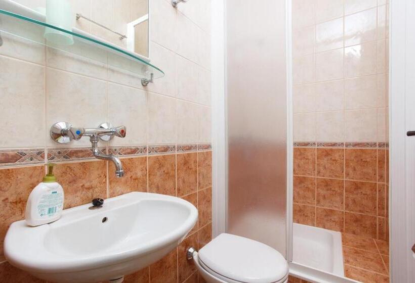 بنسيون Rooms Vinka Tudor