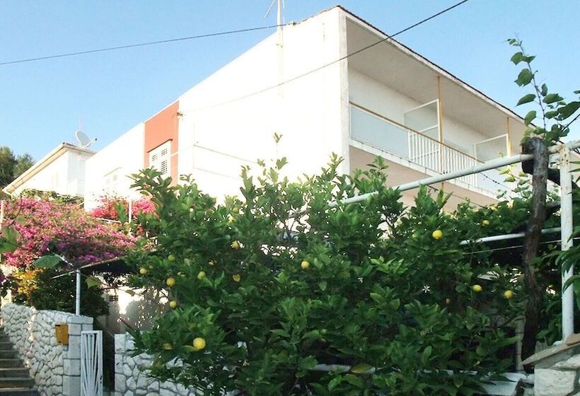 بنسيون Rooms Vinka Tudor