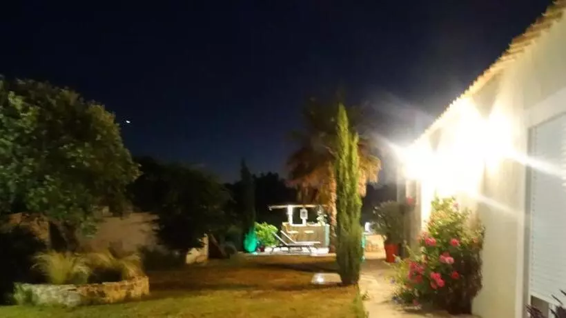 تختخواب و صبحانه Aigues Marines