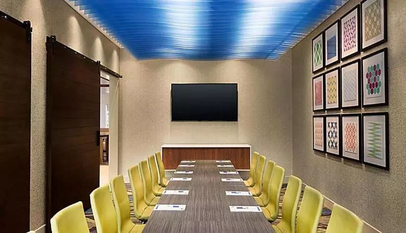 Hotelli Holiday Inn Express & Suites Heath   Newark, An Ihg