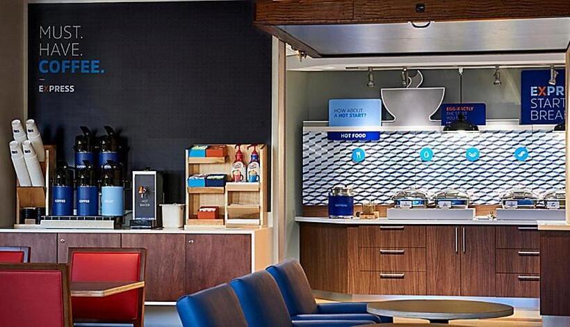 호텔 Holiday Inn Express & Suites Heath   Newark, An Ihg